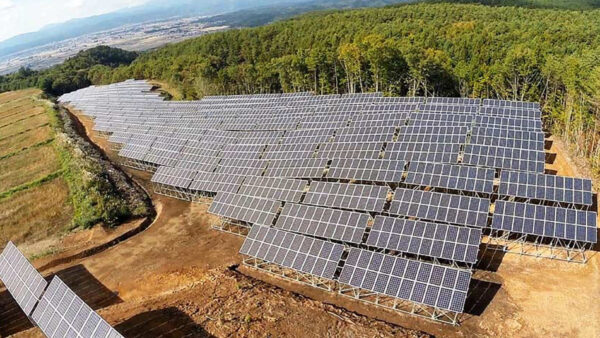 雄国太陽光発電所